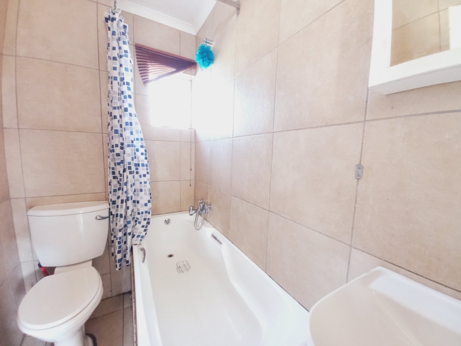 2 Bedroom Property for Sale in Eden Glen Gauteng