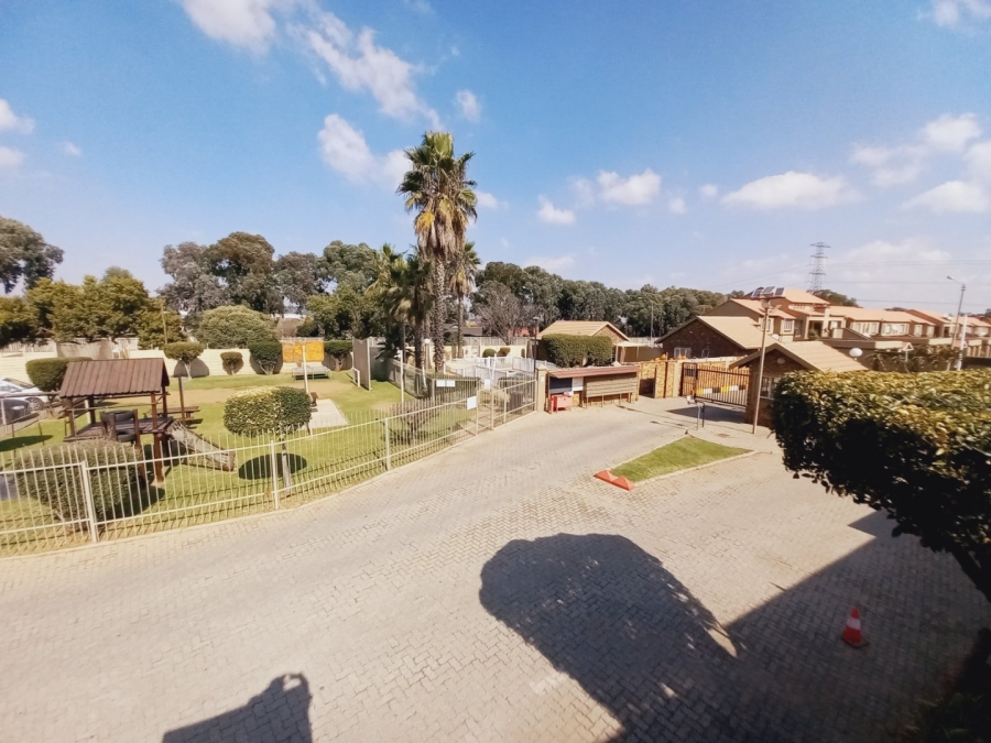 2 Bedroom Property for Sale in Eden Glen Gauteng
