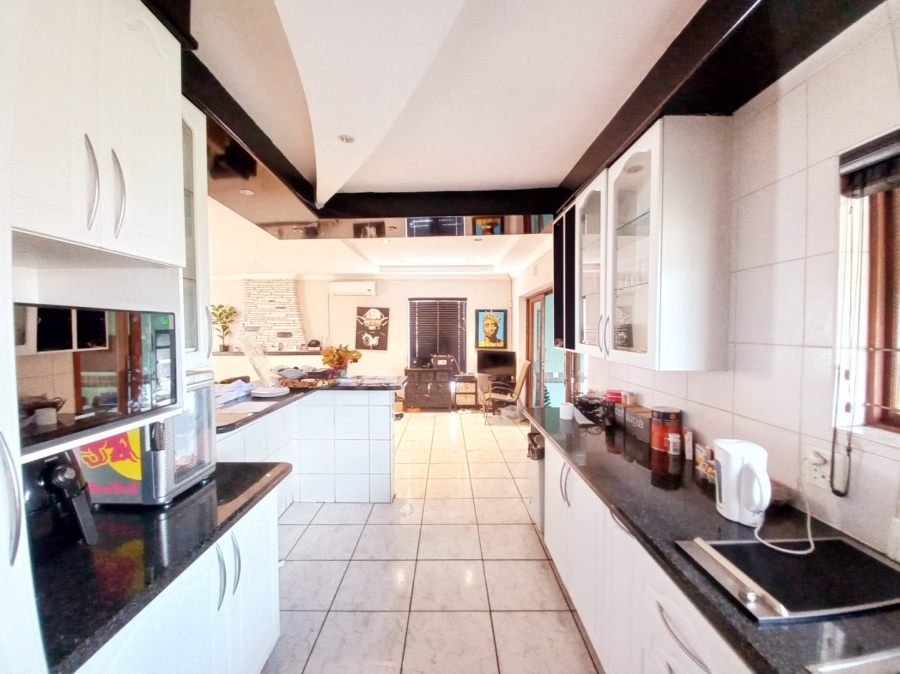3 Bedroom Property for Sale in Dawnview Gauteng
