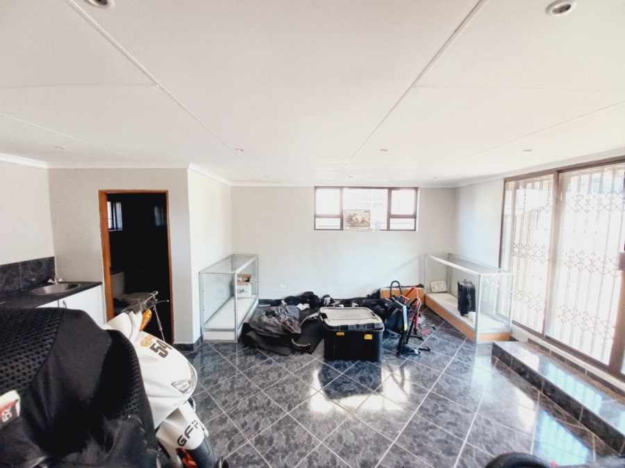 3 Bedroom Property for Sale in Dawnview Gauteng