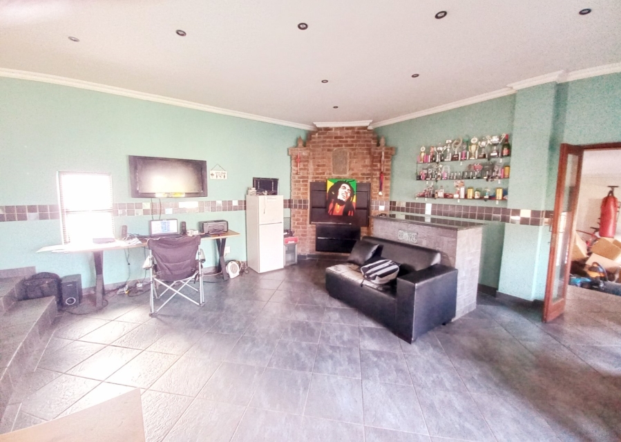 3 Bedroom Property for Sale in Dawnview Gauteng