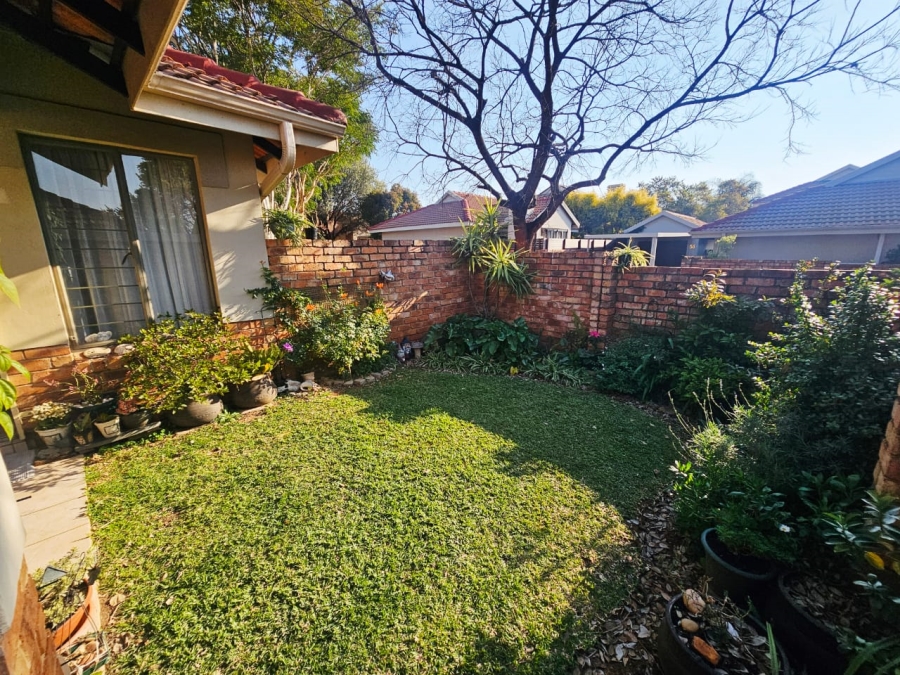 To Let 2 Bedroom Property for Rent in Amberfield Gauteng