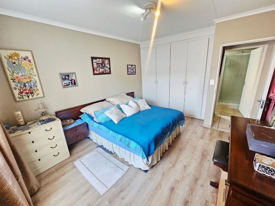To Let 2 Bedroom Property for Rent in Amberfield Gauteng