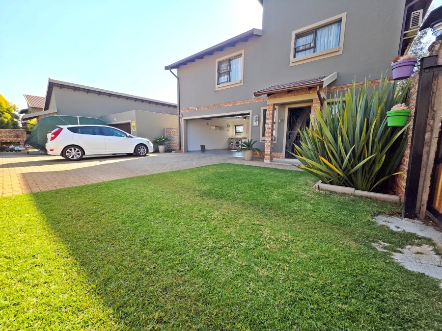 3 Bedroom Property for Sale in Norton Home Estate AH Gauteng