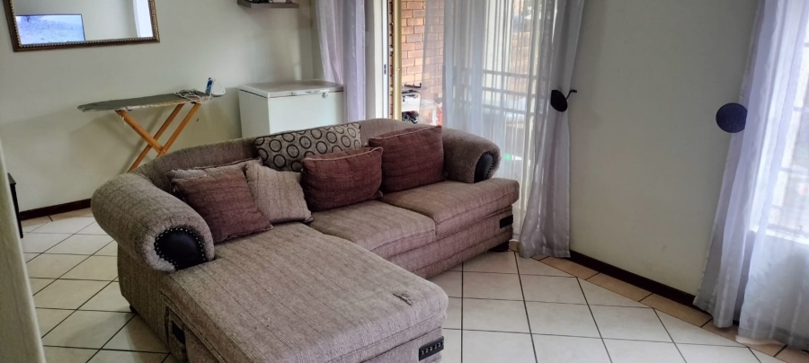 2 Bedroom Property for Sale in Monavoni Gauteng