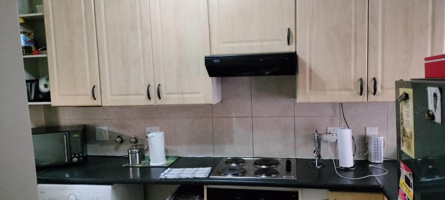 2 Bedroom Property for Sale in Monavoni Gauteng