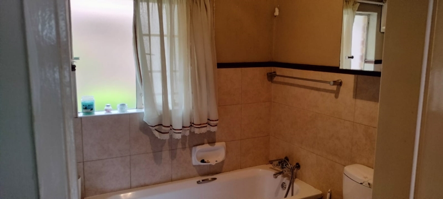 2 Bedroom Property for Sale in Monavoni Gauteng