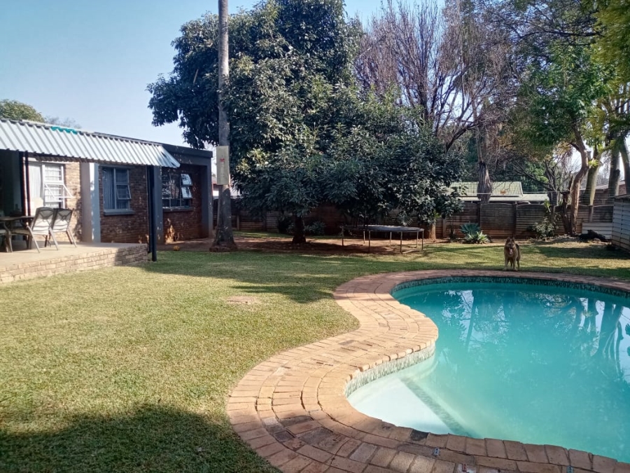 4 Bedroom Property for Sale in Meyerspark Gauteng