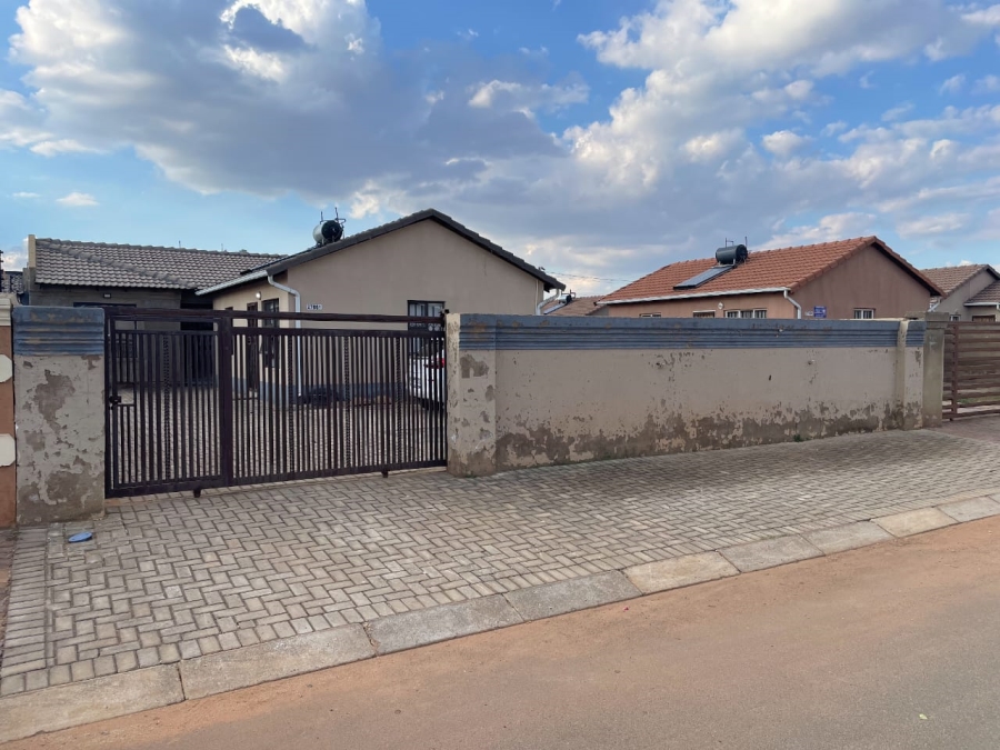 2 Bedroom Property for Sale in Protea Glen Gauteng