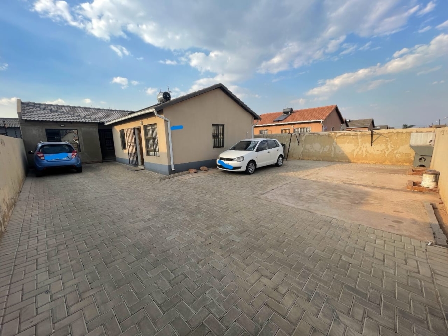 2 Bedroom Property for Sale in Protea Glen Gauteng