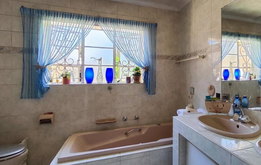 4 Bedroom Property for Sale in Lambton Gauteng