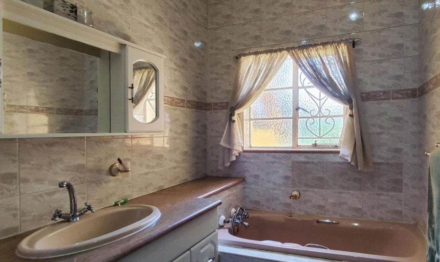 4 Bedroom Property for Sale in Lambton Gauteng
