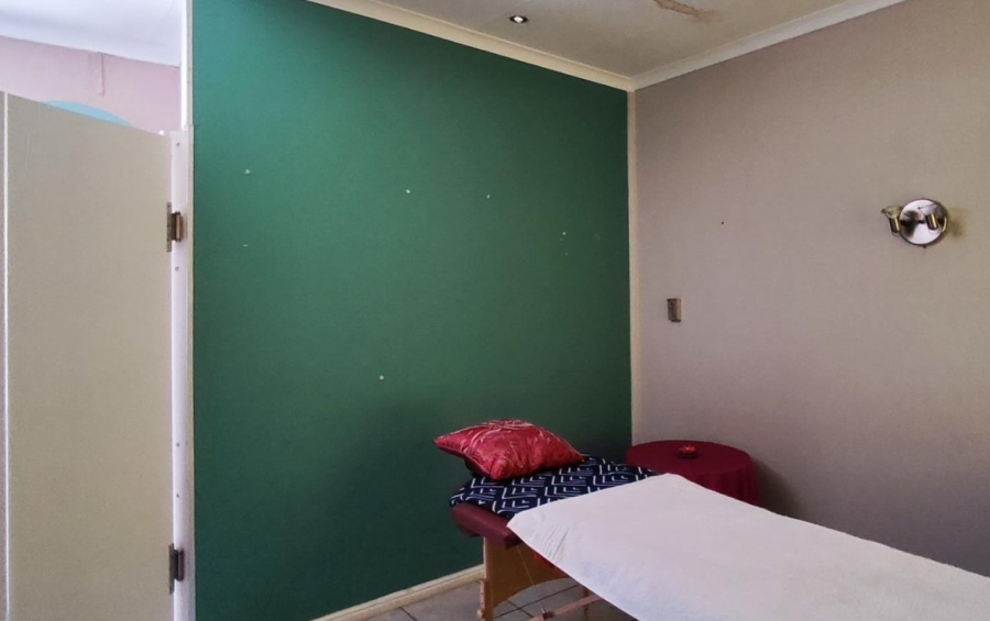 4 Bedroom Property for Sale in Lambton Gauteng