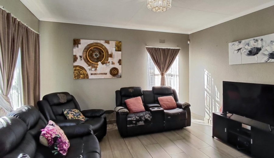 3 Bedroom Property for Sale in Ravenswood Gauteng
