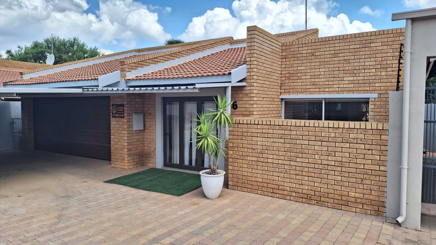 4 Bedroom Property for Sale in Meyersdal Gauteng