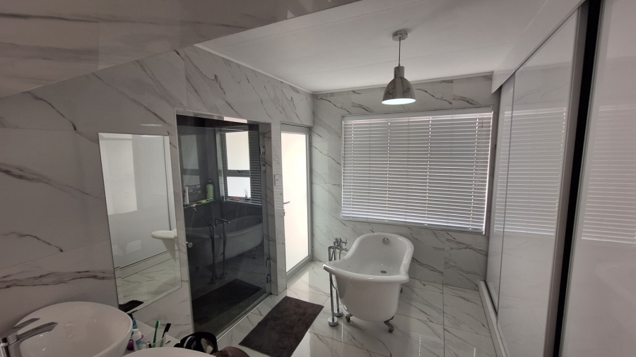 4 Bedroom Property for Sale in Meyersdal Gauteng