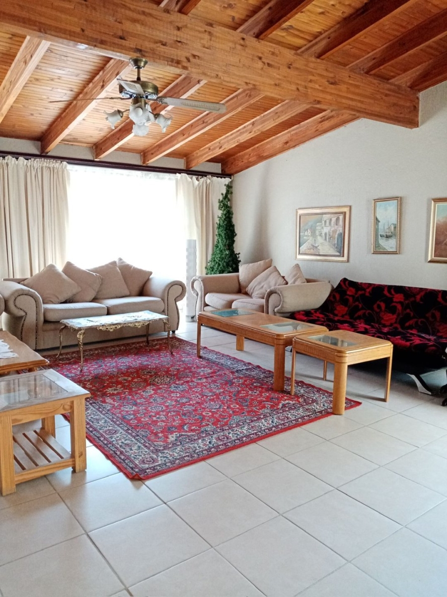 3 Bedroom Property for Sale in Fontainebleau Gauteng