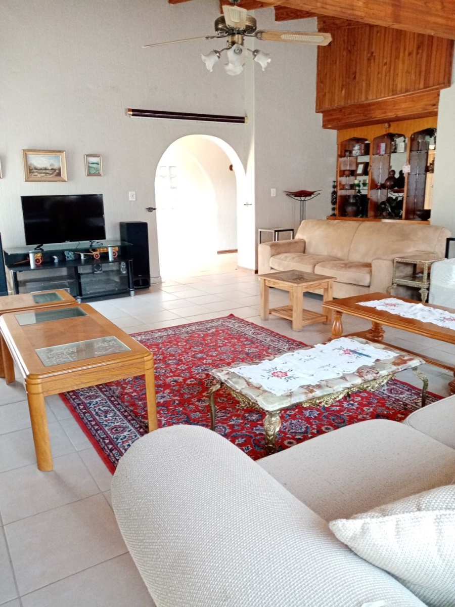 3 Bedroom Property for Sale in Fontainebleau Gauteng