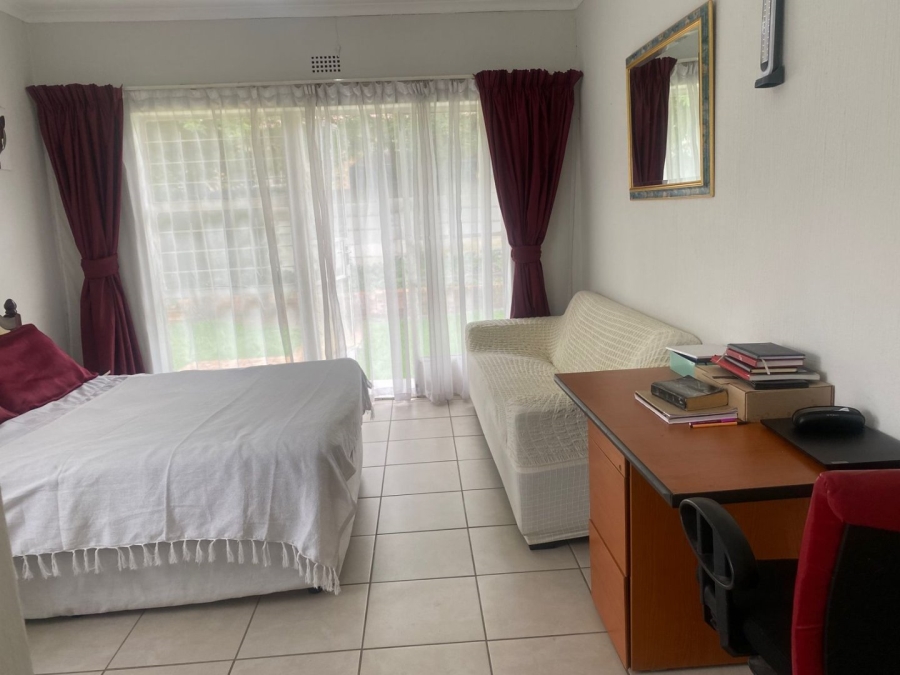 3 Bedroom Property for Sale in Fontainebleau Gauteng