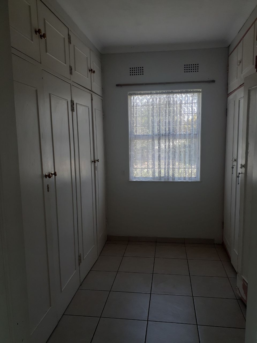 3 Bedroom Property for Sale in Fontainebleau Gauteng