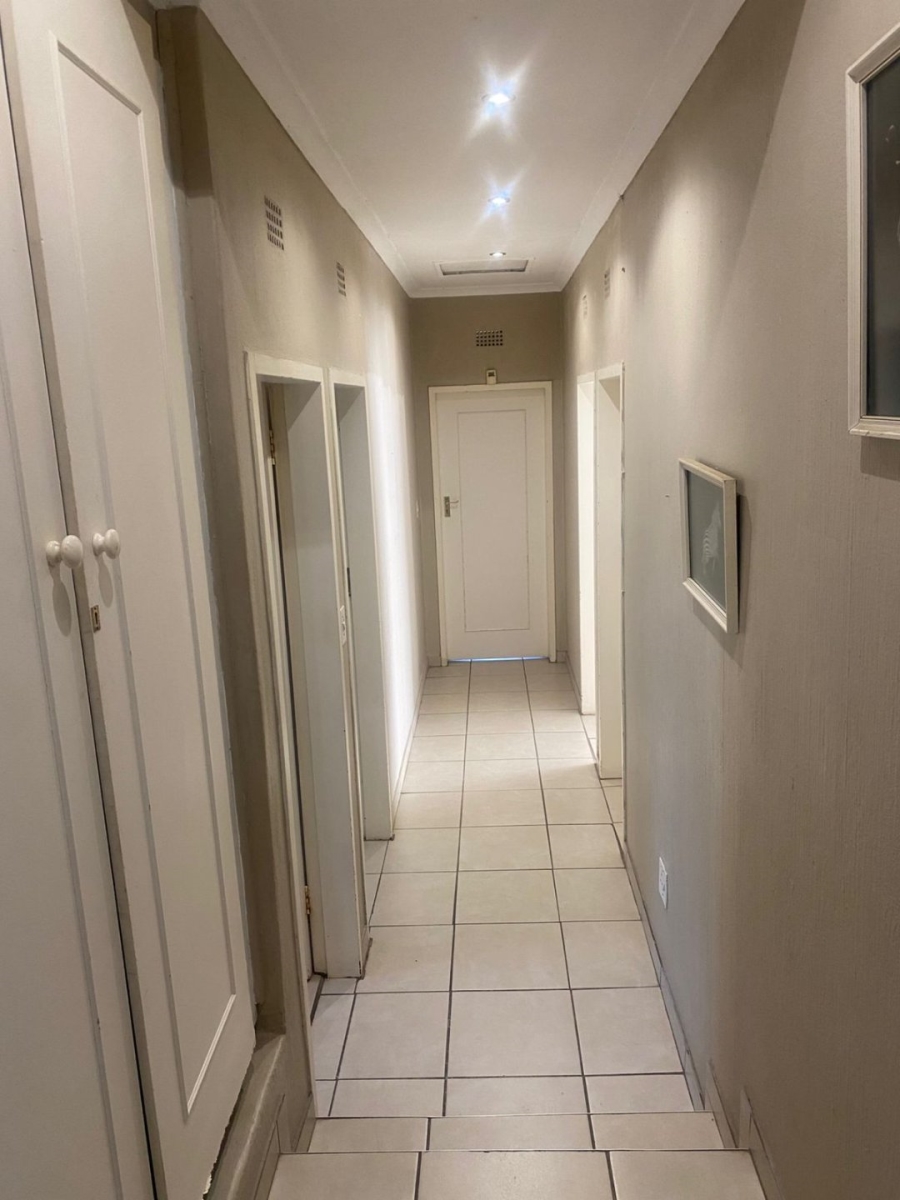 3 Bedroom Property for Sale in Fontainebleau Gauteng
