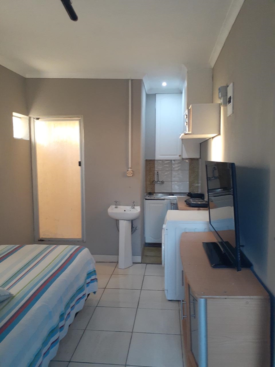 3 Bedroom Property for Sale in Fontainebleau Gauteng