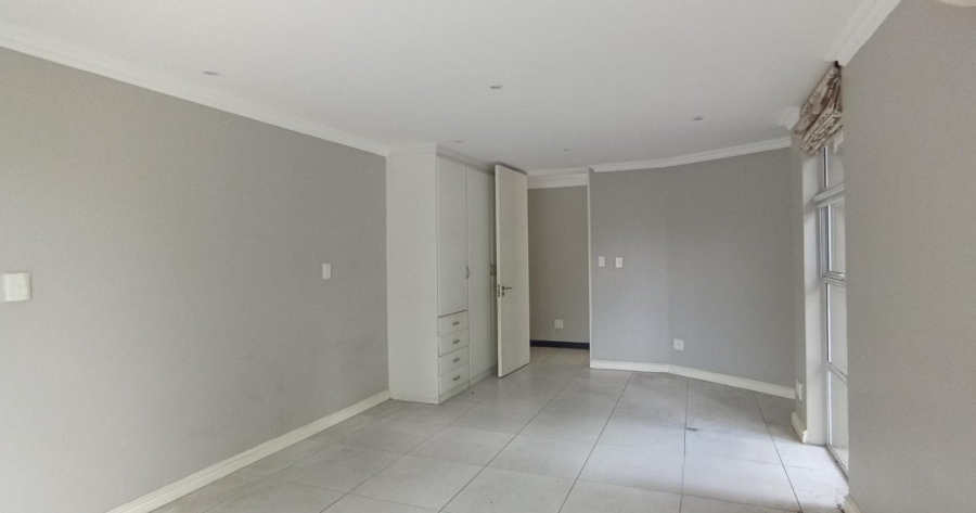 8 Bedroom Property for Sale in Kyalami Gauteng