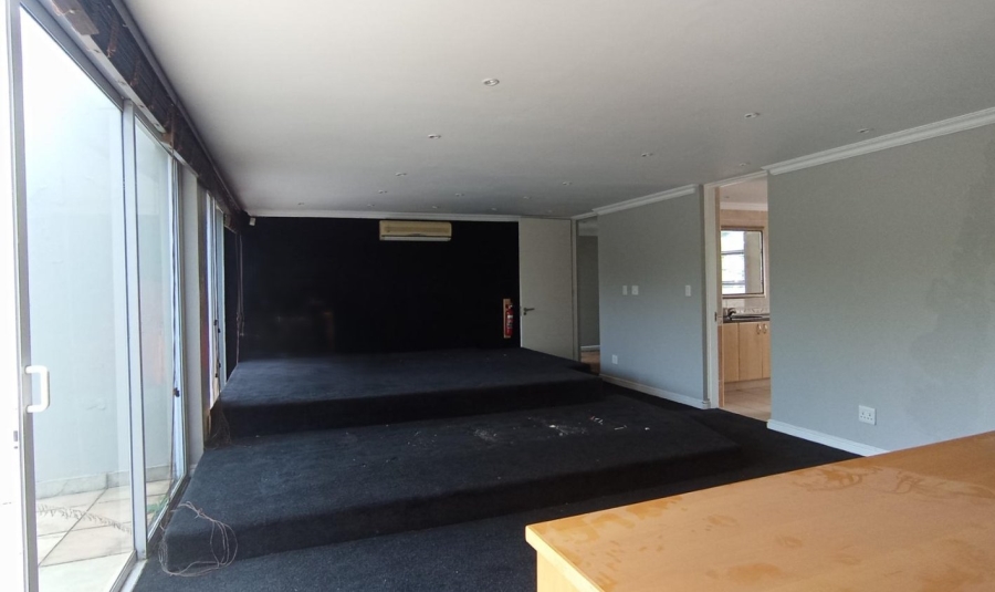8 Bedroom Property for Sale in Kyalami Gauteng