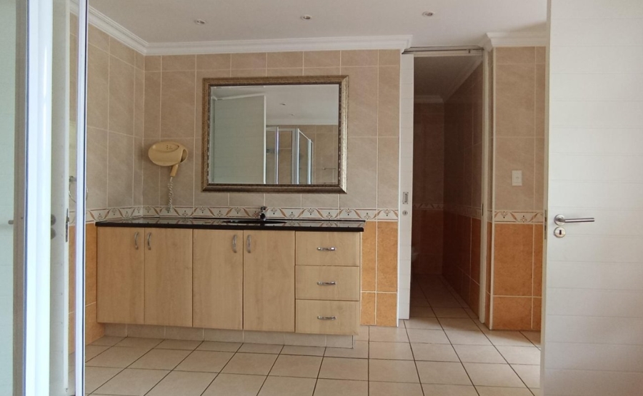 8 Bedroom Property for Sale in Kyalami Gauteng
