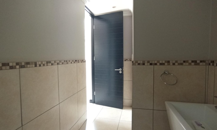 8 Bedroom Property for Sale in Kyalami Gauteng