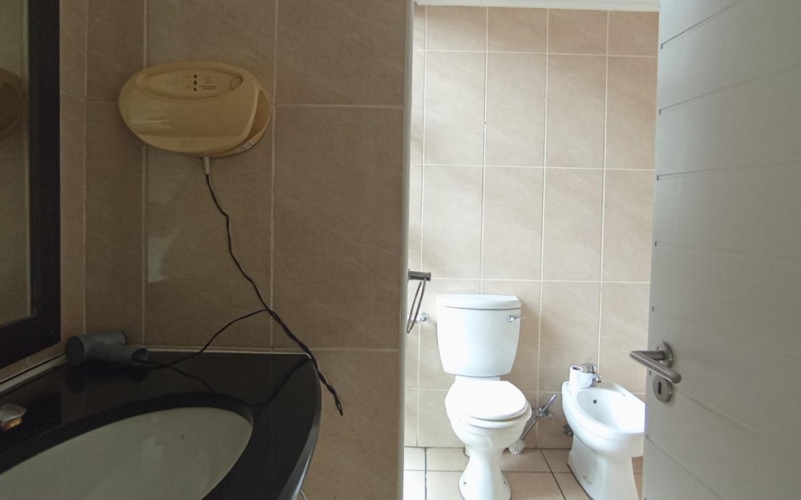 8 Bedroom Property for Sale in Kyalami Gauteng