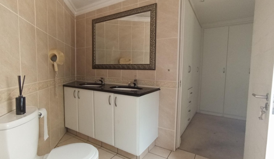 8 Bedroom Property for Sale in Kyalami Gauteng