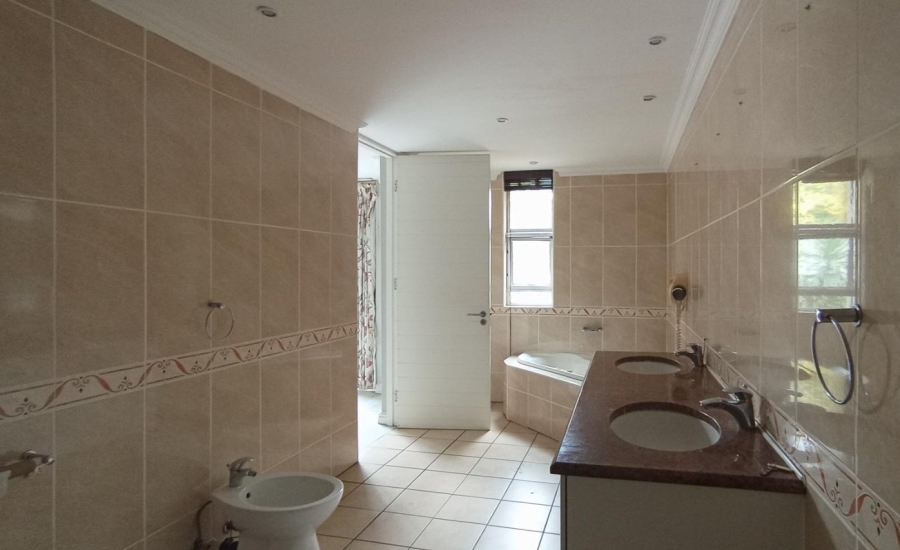 8 Bedroom Property for Sale in Kyalami Gauteng