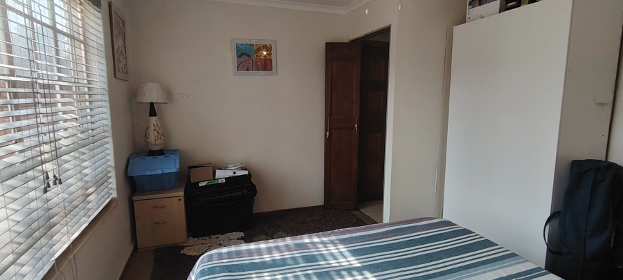 5 Bedroom Property for Sale in Rooihuiskraal Gauteng