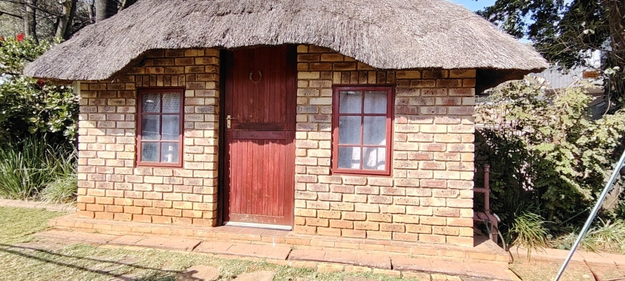 5 Bedroom Property for Sale in Rooihuiskraal Gauteng