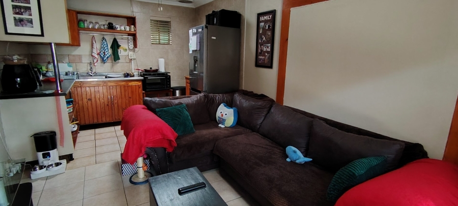 5 Bedroom Property for Sale in Rooihuiskraal Gauteng
