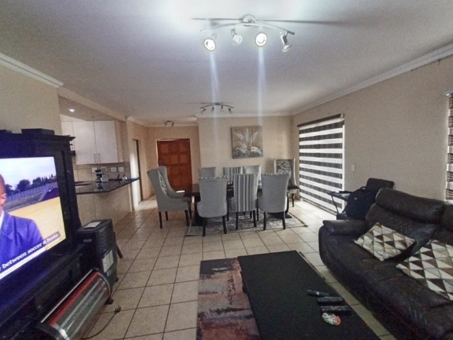 3 Bedroom Property for Sale in Vanderbijlpark SE 8 Gauteng