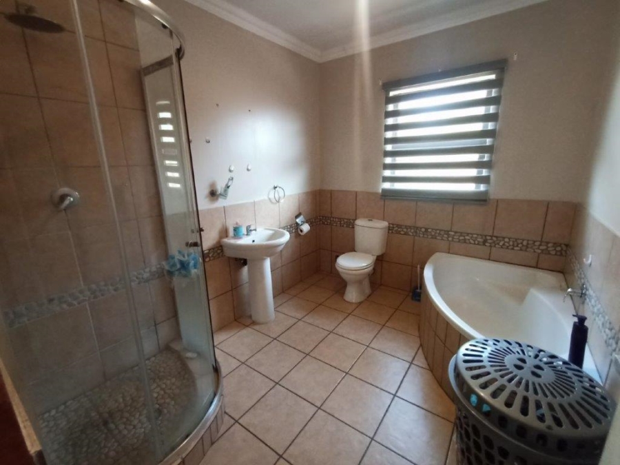 3 Bedroom Property for Sale in Vanderbijlpark SE 8 Gauteng