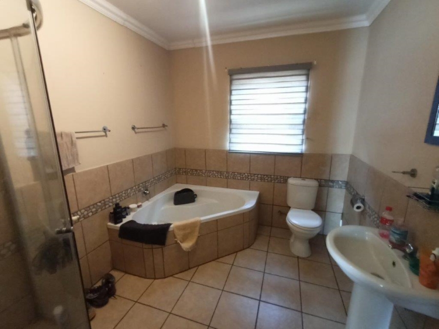 3 Bedroom Property for Sale in Vanderbijlpark SE 8 Gauteng