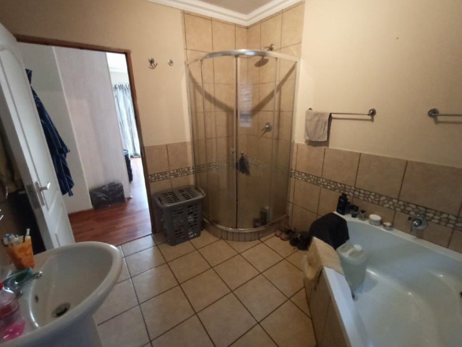 3 Bedroom Property for Sale in Vanderbijlpark SE 8 Gauteng