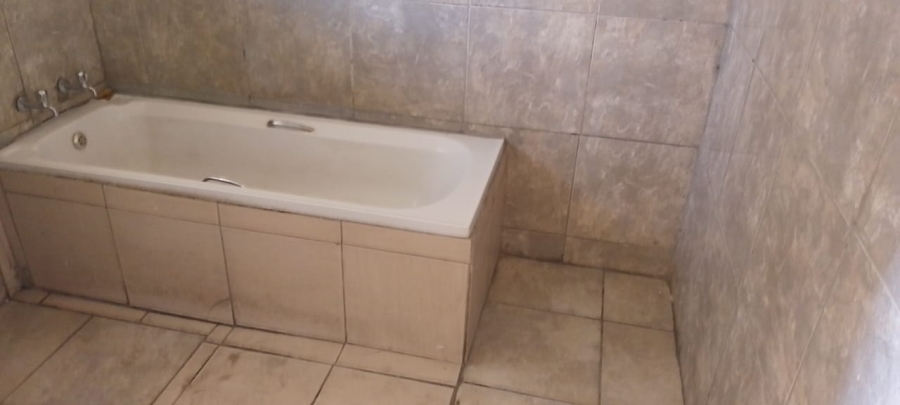 To Let 1 Bedroom Property for Rent in Edenvale Central Gauteng