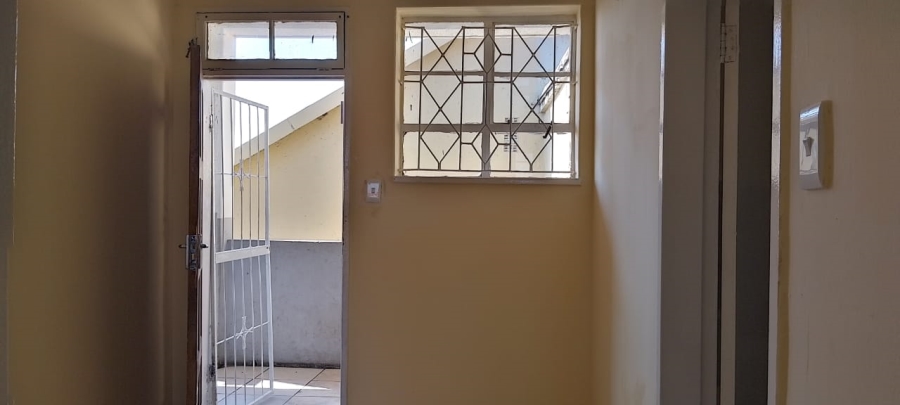 To Let 1 Bedroom Property for Rent in Edenvale Central Gauteng