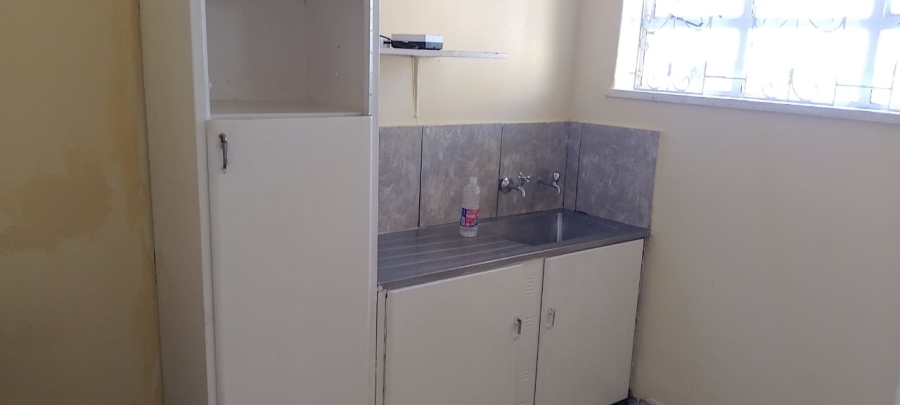 To Let 1 Bedroom Property for Rent in Edenvale Central Gauteng