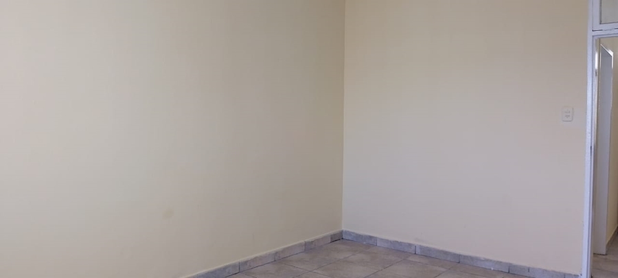To Let 1 Bedroom Property for Rent in Edenvale Central Gauteng