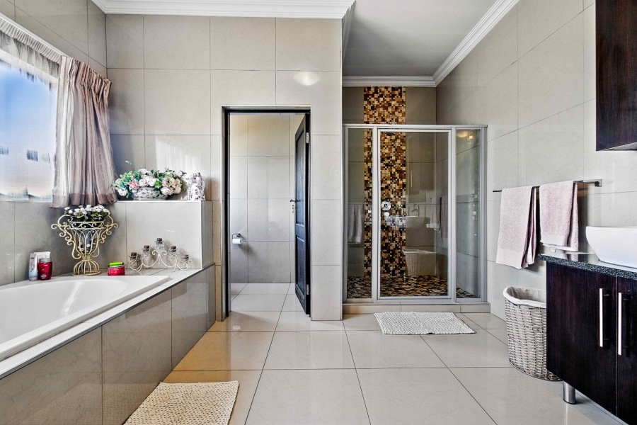 4 Bedroom Property for Sale in Zambezi Country Estate Gauteng