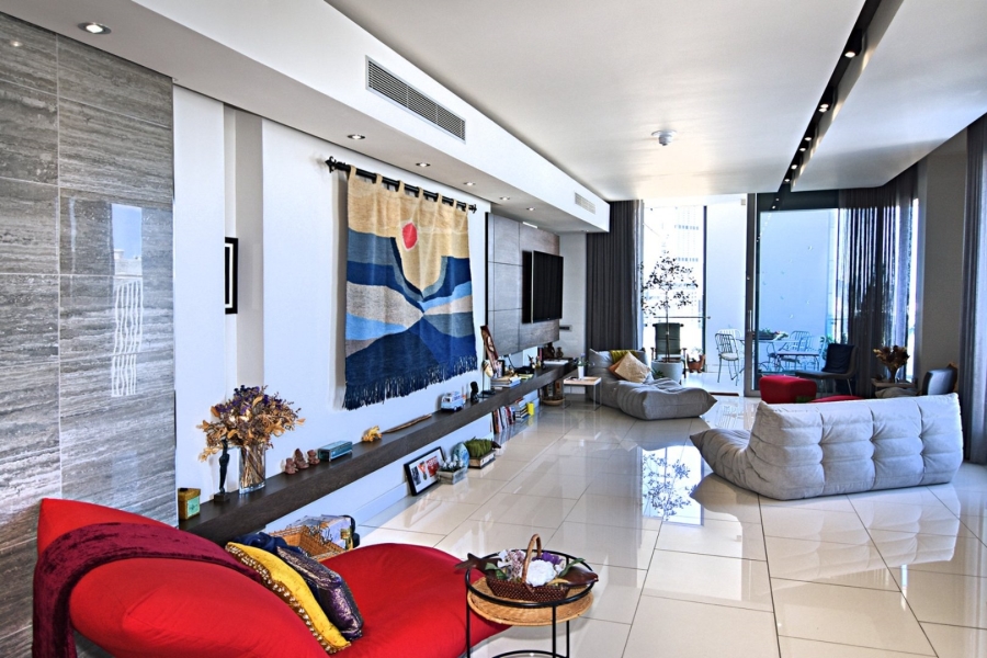 3 Bedroom Property for Sale in Sandhurst Gauteng