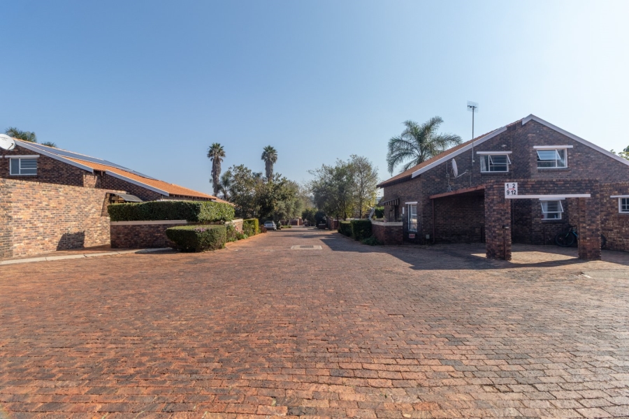 3 Bedroom Property for Sale in Weltevreden Park Gauteng