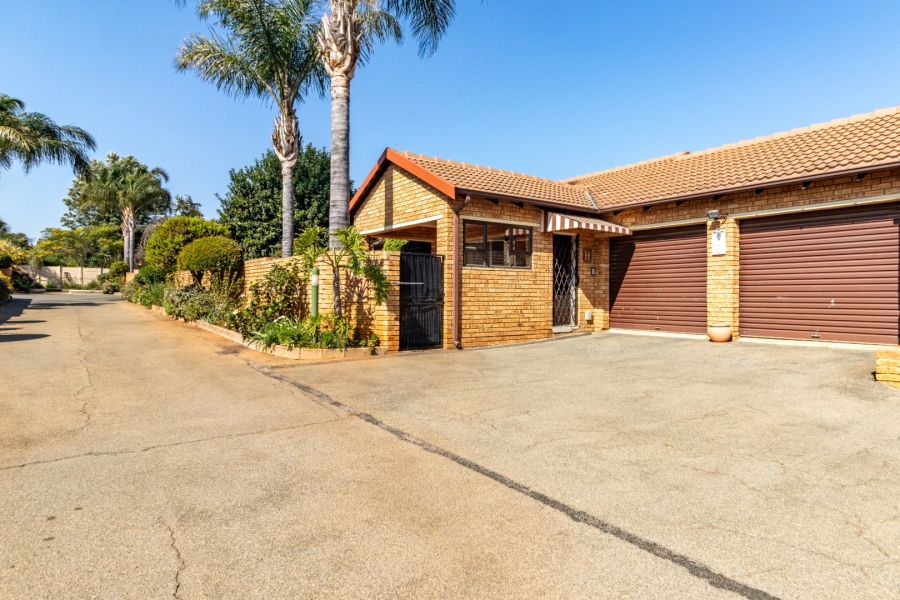 3 Bedroom Property for Sale in Weltevreden Park Gauteng