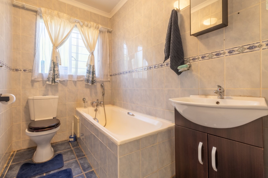 3 Bedroom Property for Sale in Weltevreden Park Gauteng