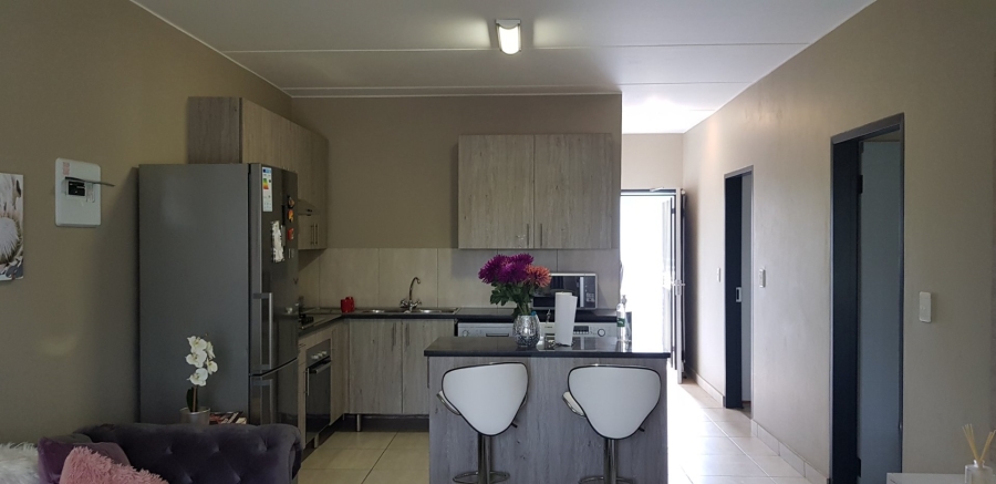 To Let 2 Bedroom Property for Rent in Glen Austin Gauteng
